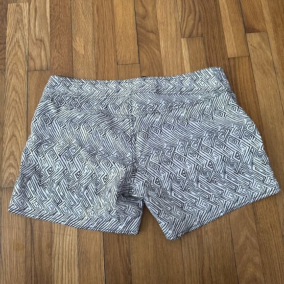 Volcom Urban Tribe Boardshort Boardie Stretch White Black Size 14 - Picture 4 of 4